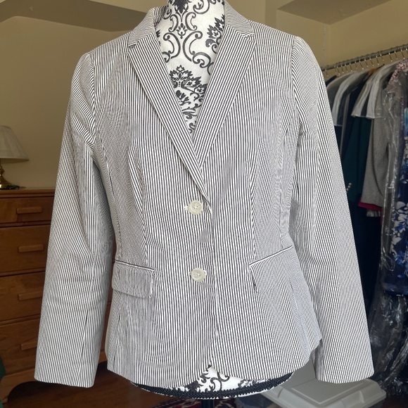 Summer Blazer in Thin Black and White Stripes - Picture 1 of 12